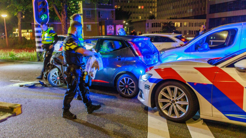 🔴 Kilometerslange achtervolging eindigt op Amsterdams plein • Lichaam gevonden in het water bij Amsterdamse Postjeskade