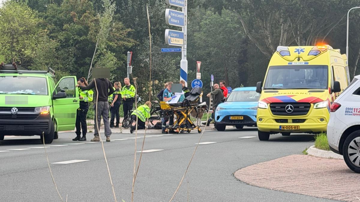 ?? Man gewond na gewelddadige beroving in Haarlem • Minderjarige fietser gewond na botsing met bedri