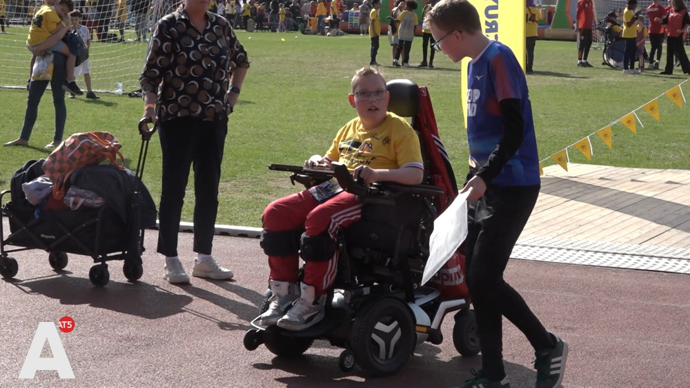 Sports party for children at Cruyff Foundation open day: "Also for kids like me, in a wheelchair"