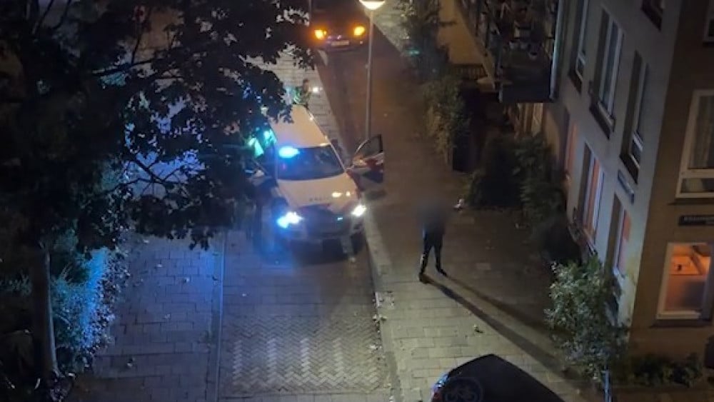 Police draw guns during arrest in Oostenburg: "Get out with your hands up"