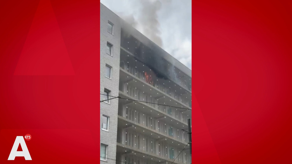 Large fire in apartment in Geuzenveld