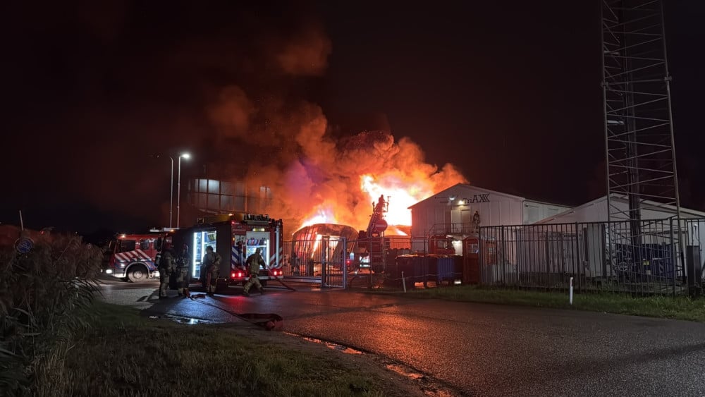 Fire at test warehouse on Johan Huizingalaan may cause delays for Zuidasdok project
