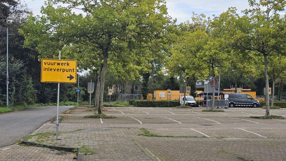 Anonymous fireworks drop-off at Haarlem ice rink