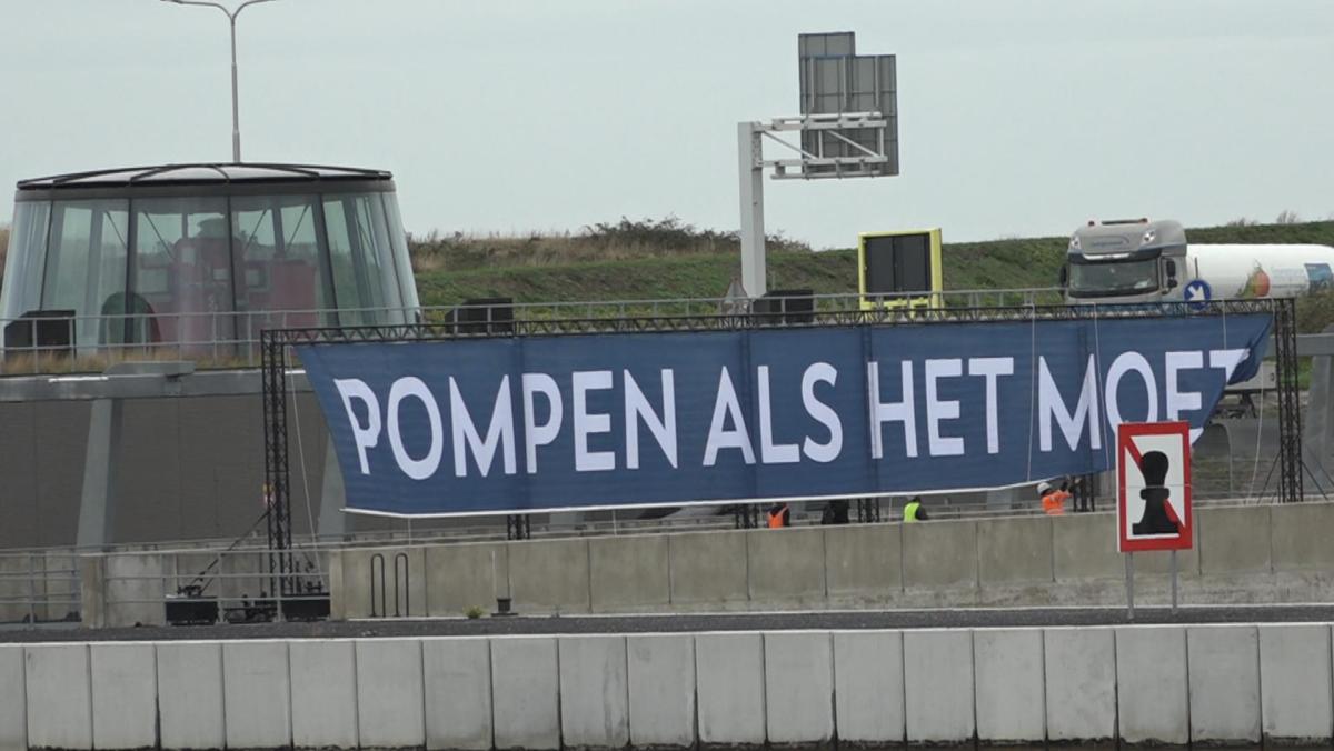 Nieuwe mega-pompen Afsluitdijk houden IJsselmeer veilig bij hoogwater
