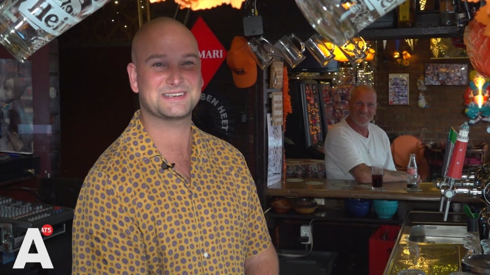 Empty crutches left at Ruk en Pluk after break-in on Linnaeusstraat: "Come with a parachute"
