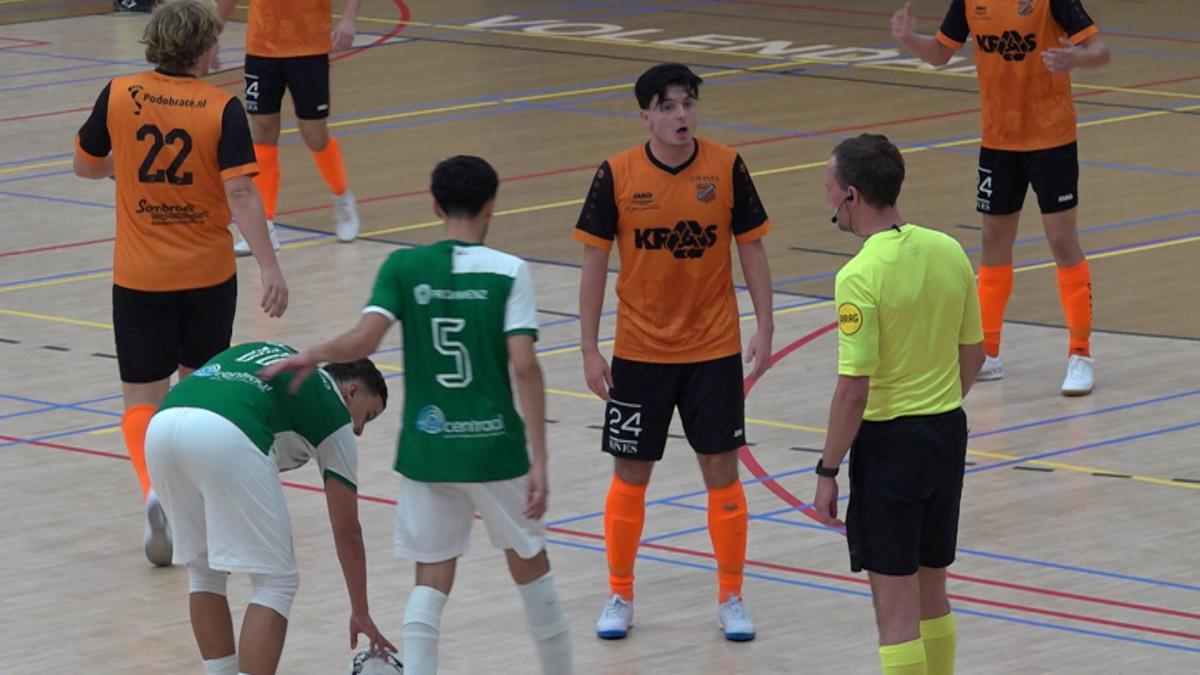 Zaalvoetballers Volendam pakken zeer waardevolle punten tegen HZV uit Heiloo