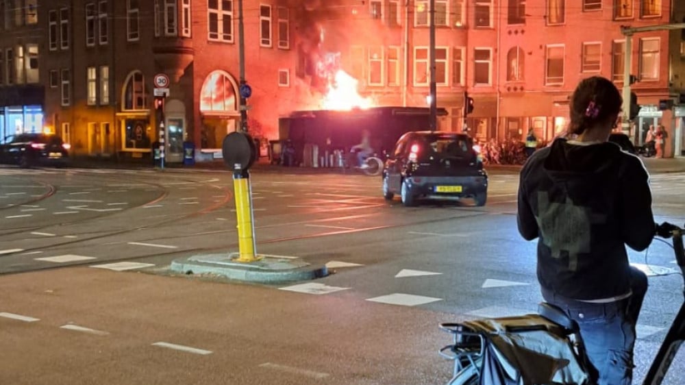 🔴 Brand bij bloemenstal in Amsterdam • Pand gekraakt in centrum van Amsterdam