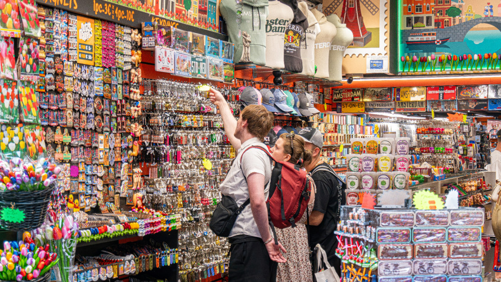 Alderman: Amsterdam city center entrepreneurs too dependent on tourism