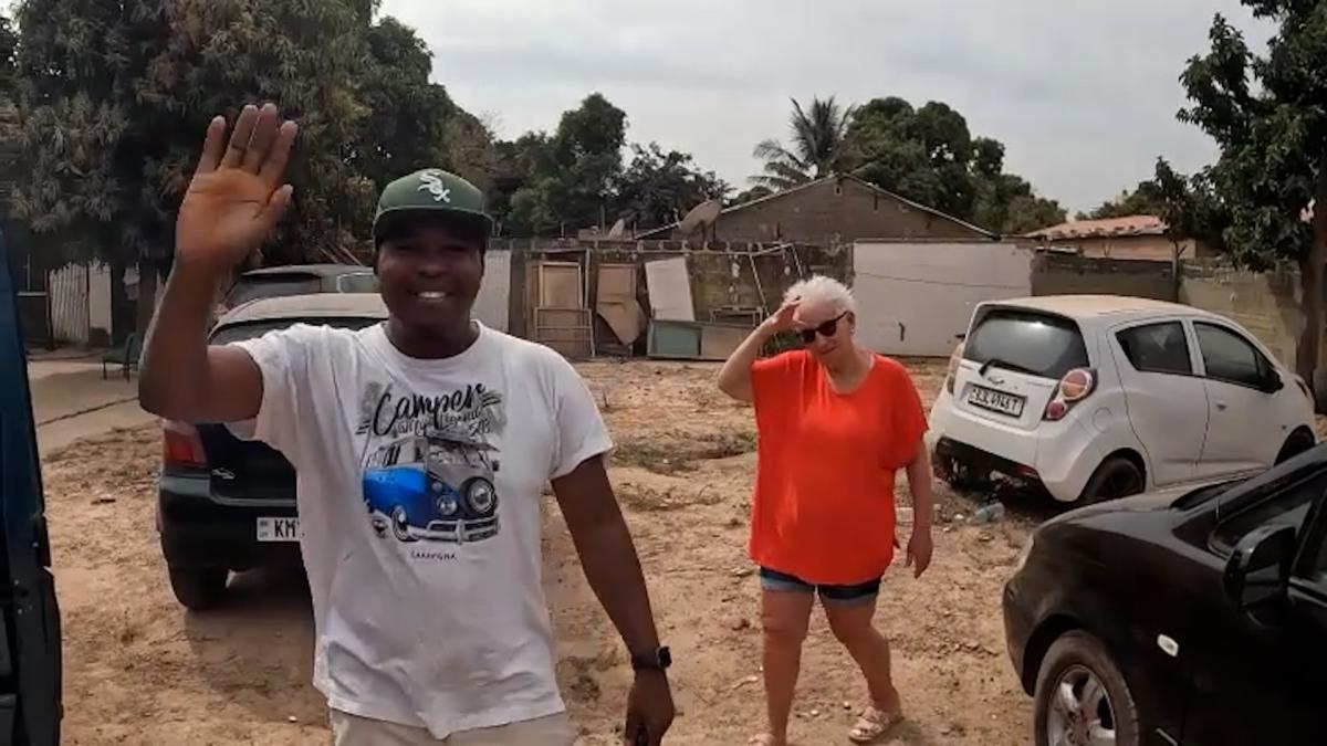 Nog één keer 90 bananendozen naar Gambia: 