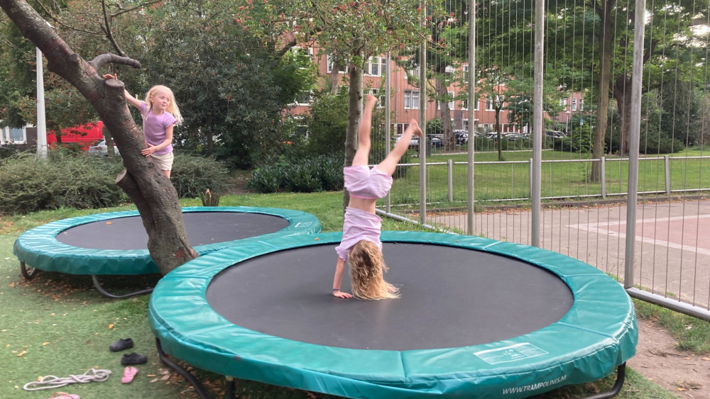 Amsterdam removes 'unsafe' trampolines from playground: "Nothing ever happened, what are we talking about?"