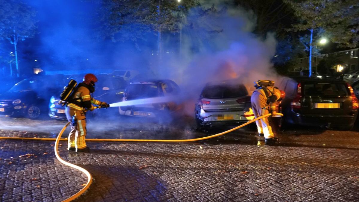 ??Graafmachine gekanteld in berm N247 bij Oosthuizen • Drie gemaskerde inbrekers mishandelen bewoner