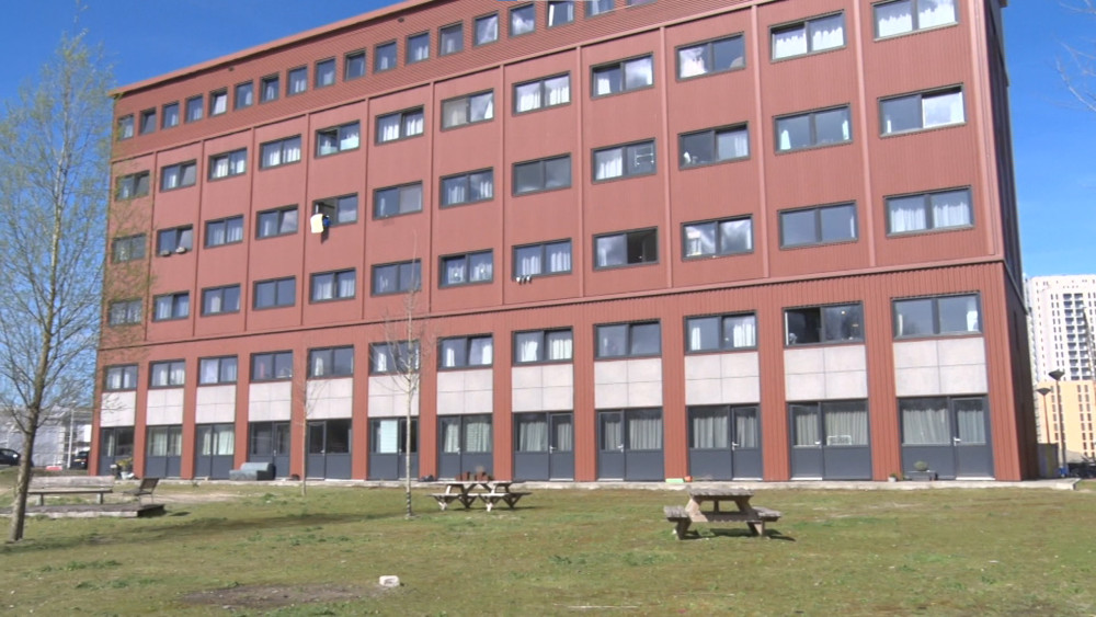 Council questions regarding aggressive resident at Startblok Elzenhagen