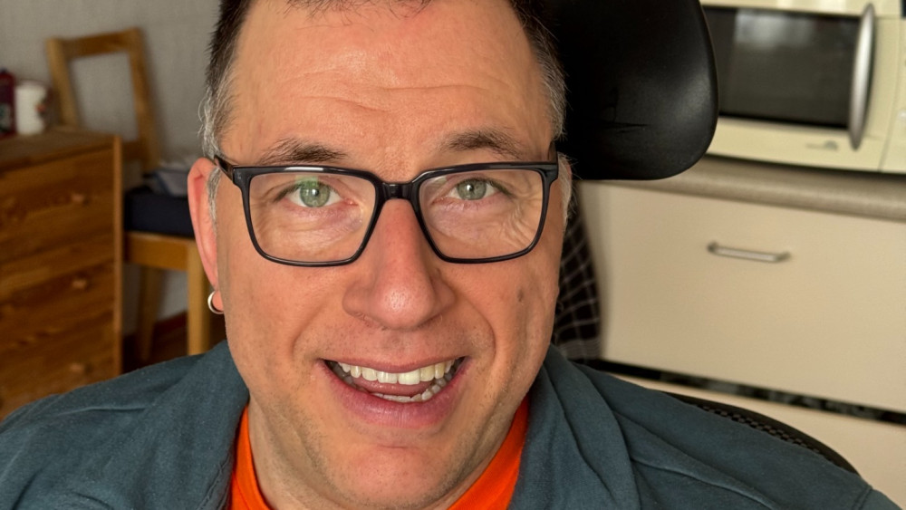 Call: who can help wheelchair user Martijn get to the Ajax match tonight?