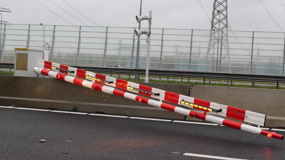 Coentunnel reversible lane barrier struck again