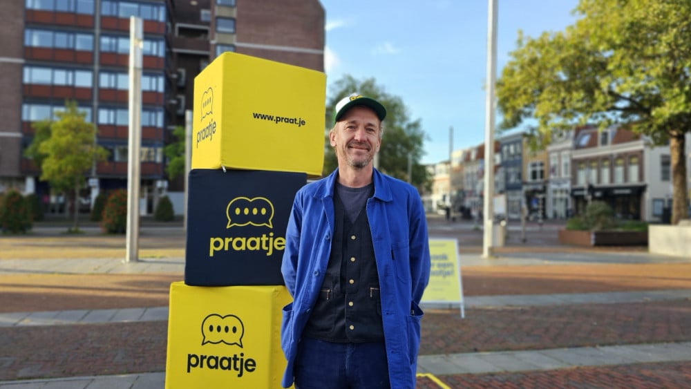 Chatterbox Roderik connects people with each other