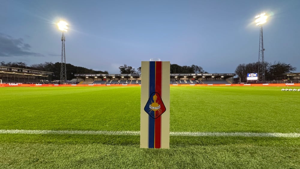 🔴 Koploper Feyenoord op bezoek bij Telstar • Aanvoerder Hardeveld opnieuw op de bank