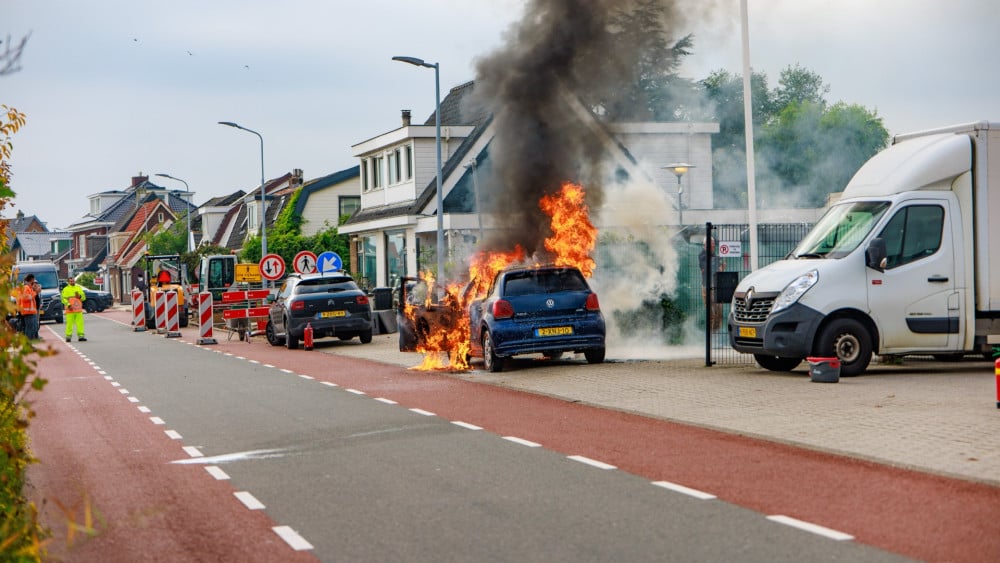 Car fire in Lijnden extinguished