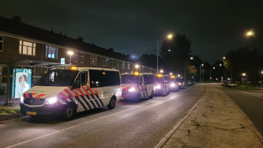 Fireworks, stones and glass thrown at police in Amsterdam's Floradorp neighborhood