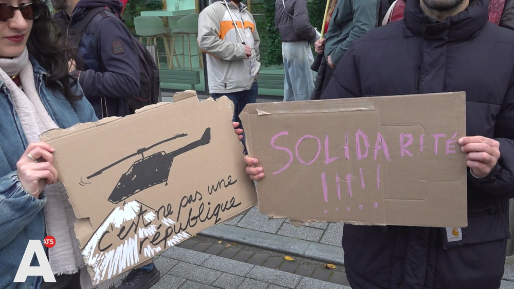 Protesters at French consulate in solidarity with protests in France