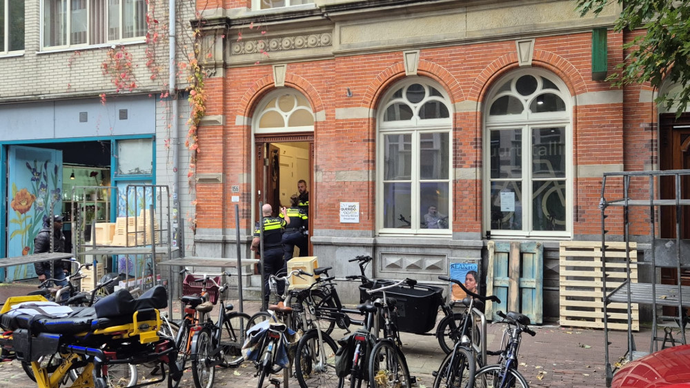 Man stabbed at shelter in De Pijp