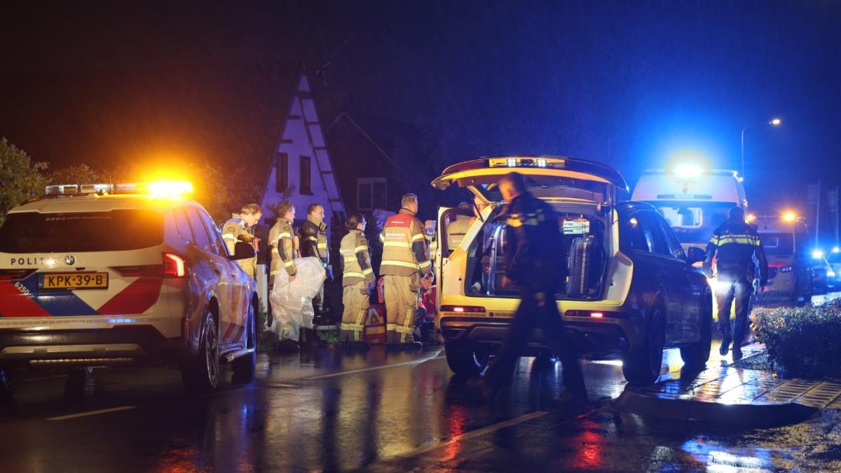 Persoon in Aalsmeer door onbekende oorzaak te water geraakt en gereanimeerd