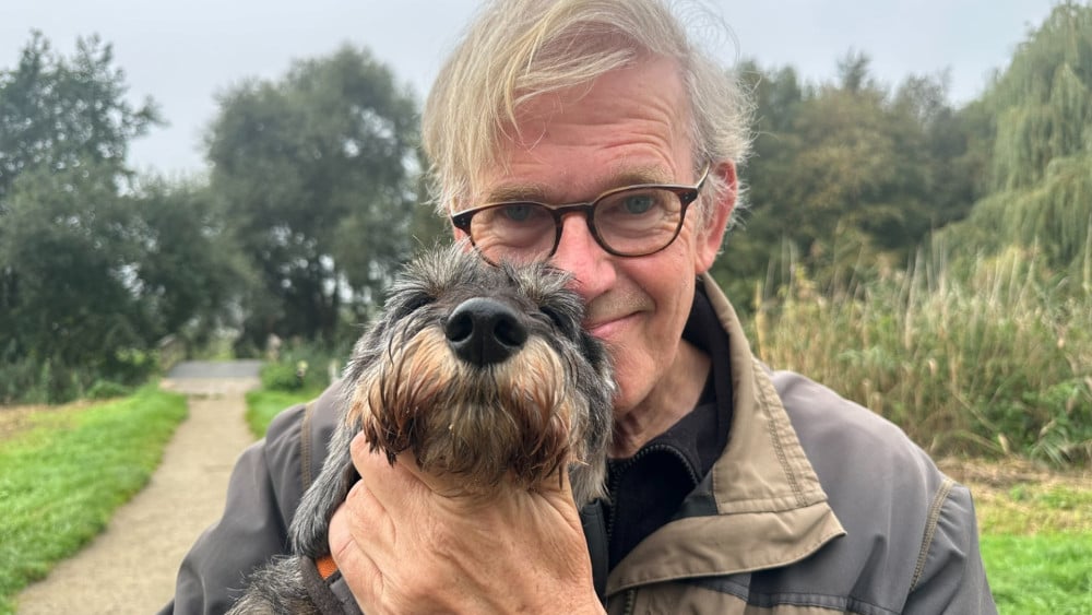 Foster dogs make seniors happier: "All the joys, none of the burdens"
