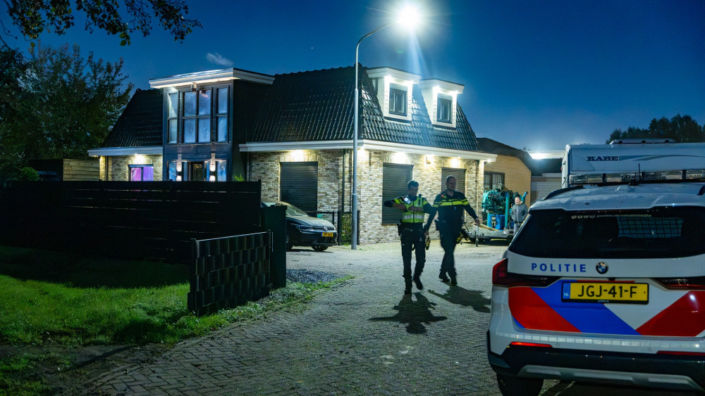 Explosion at house in Haarlem damages front door and facade