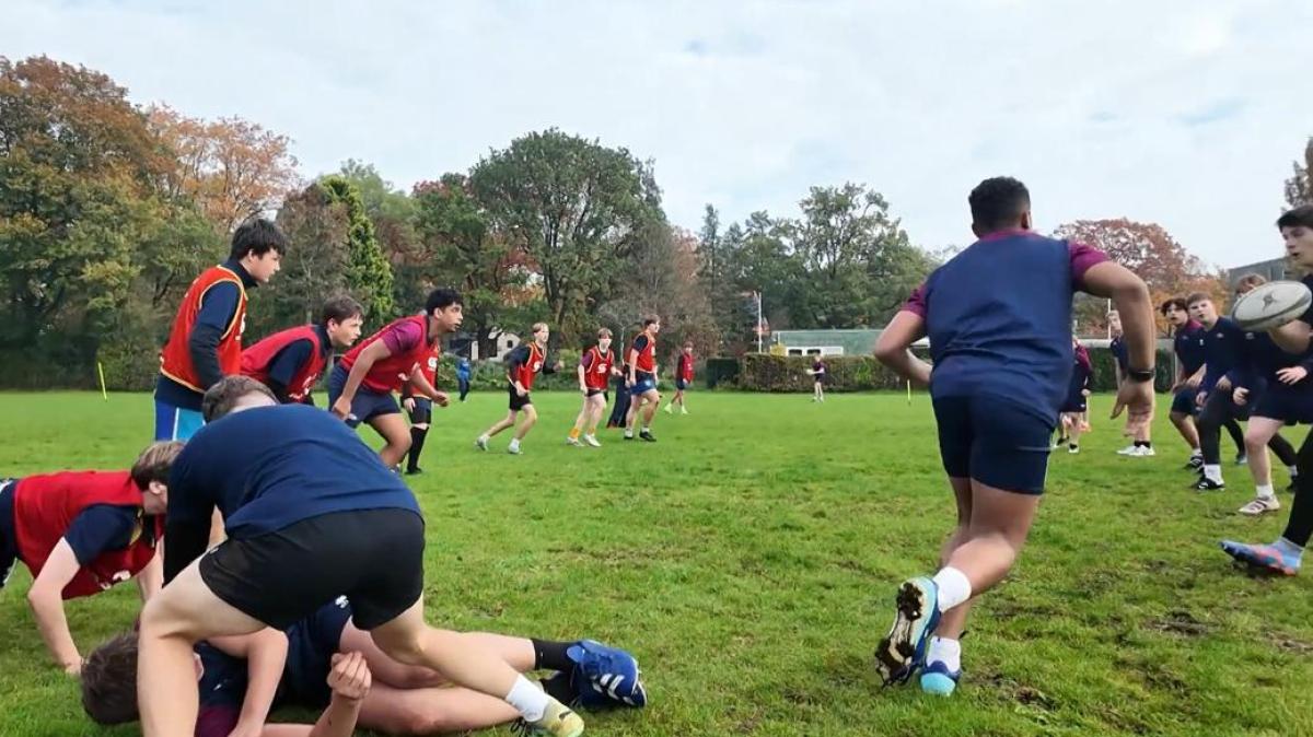 Even weg van de aanvalsdrones: Oekraïense jongeren rugbyen in Hilversum
