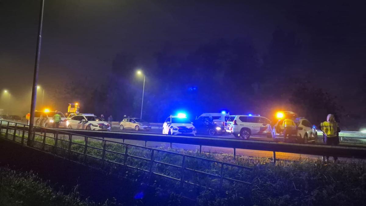 ?? Jongen aangereden door busje • Persoon overleden na aanrijding A9