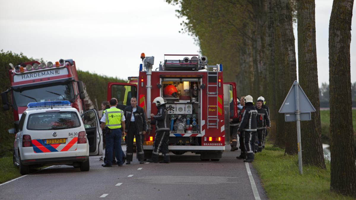 Dode bij frontale botsing Lisserbroek