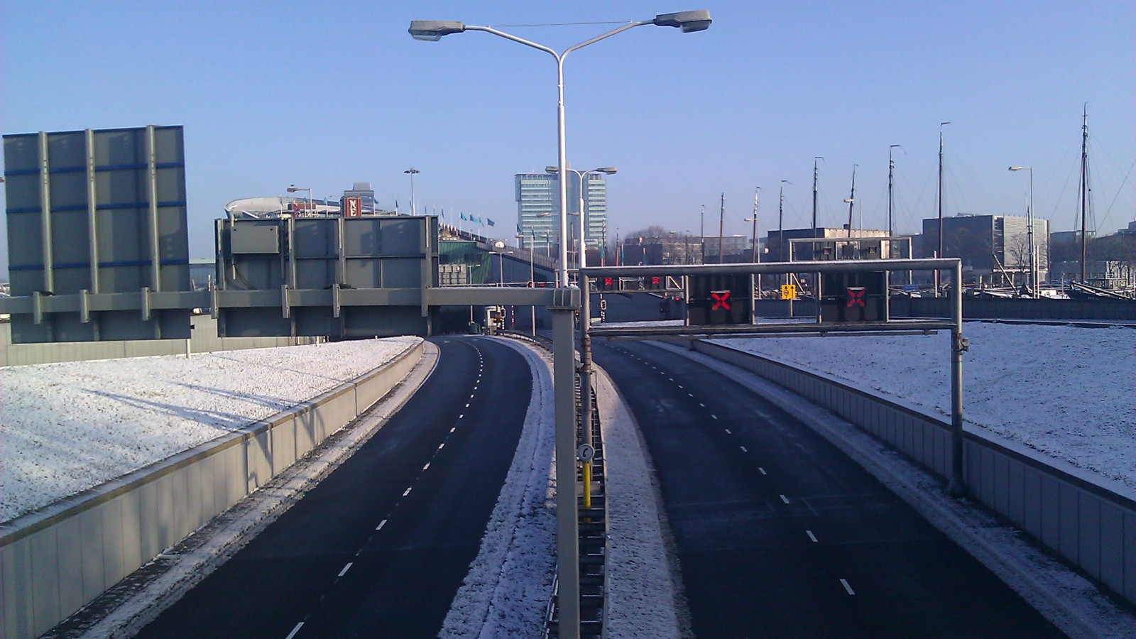 IJtunnel weer open na stroomstoring NH Nieuws IJtunnel weer open na stroomstoring NH Nieuws